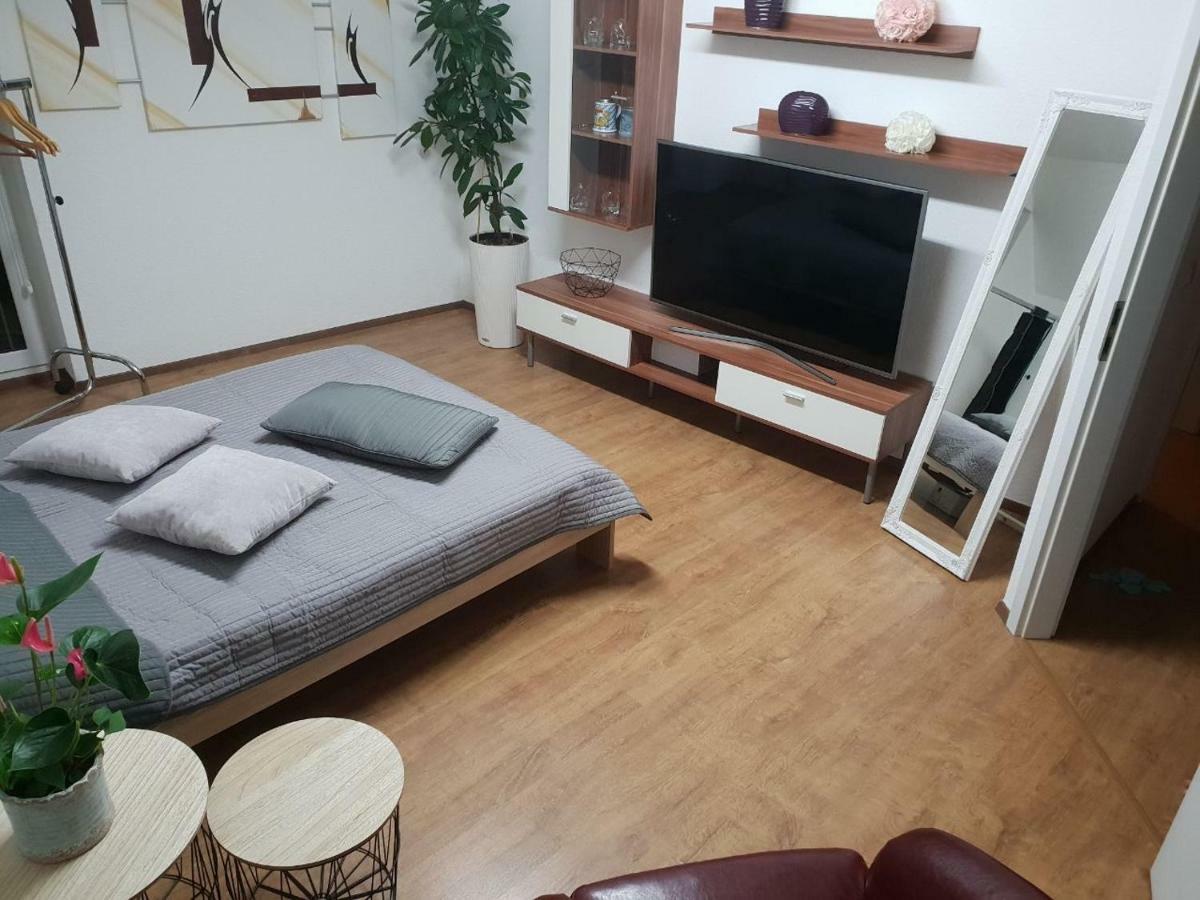 Gemuetliches Zimmer Mit Eigenem Bad/Wc/Kueche Kassel Exterior photo