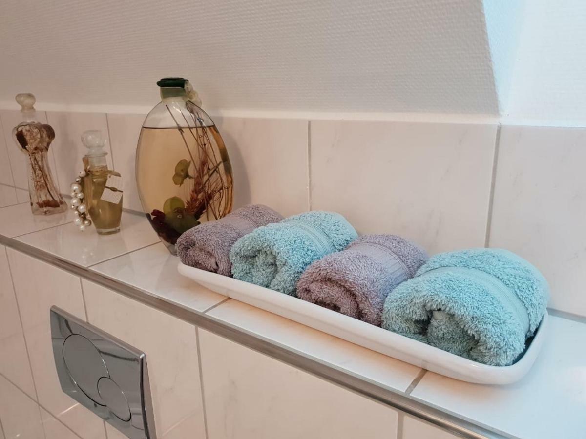 Gemuetliches Zimmer Mit Eigenem Bad/Wc/Kueche Kassel Exterior photo